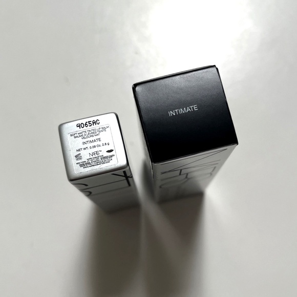 New NARS Soft Matte Tinted Lip Balm INTIMATE Nude - Picture 4 of 4